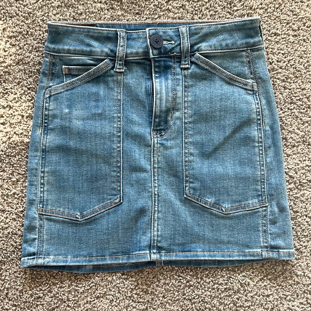 American Eagle Denim Skirt, next level stretch, size 00